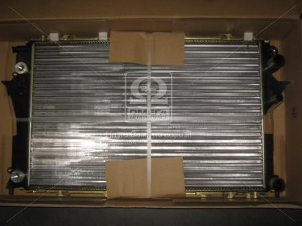 Радиатор охлаждения AUDI 100 (C4) (90-) /A 6 (C4) (94-) NISSENS 60477 (фото 1)