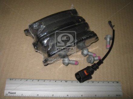 Колодка торм. диск. VW T5 (7HM), T5 (7HB, 7HJ) задн. CHAMPION 573220CH