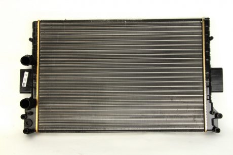Радиатор охлаждения IVECO DAILY (99-) NISSENS 61985 (фото 1)