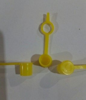 Колпачек пресс-масленки (пластик желтый) RIDER RD 1119 (фото 1)