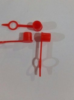 Ковпачок прес-маслянки червоний пластик RIDER RD 1118 (фото 1)