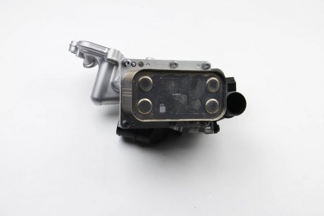 Корпус масляного фильтра Trafic 2.0 dCi 06- (с охладителем) RENAULT 8200797762 (фото 1)