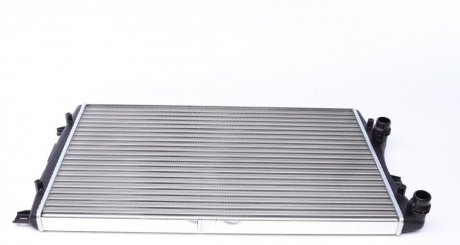Радиатор охлаждения MAHLE / KNECHT CR 761 000S