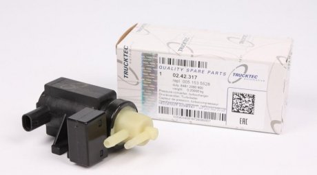 Клапан електромагнітний управління кпп для ваккумної системи TRUCKTEC AUTOMOTIVE 02.42.317 (фото 1)