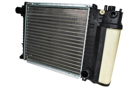 Радиатор, охлаждение двигателя THERMOTEC D7B010TT (фото 1)