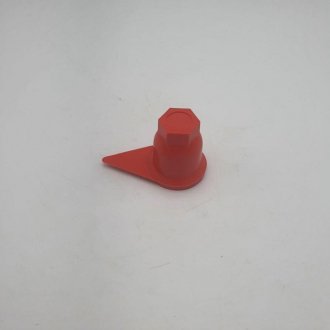 Ковпачок на колісну гайку 32 "Стрілка" пластиковий червоного кольору Турция CAPRD (фото 1)