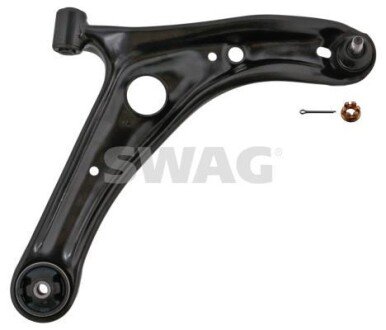 Важіль TOYOTA YARIS 1999-06 1.0i H/b --- SWAG 81943060